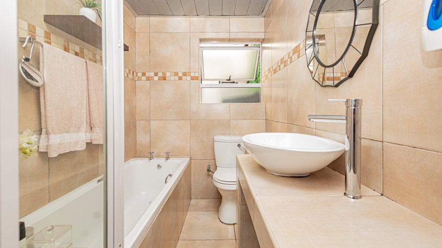 3 Bedroom Property for Sale in Westridge Western Cape
